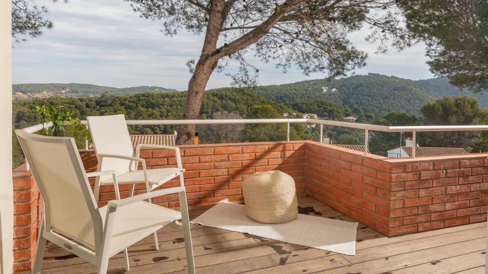 Ferran in Llafranc With 4 Bedrooms and 2 Bathrooms