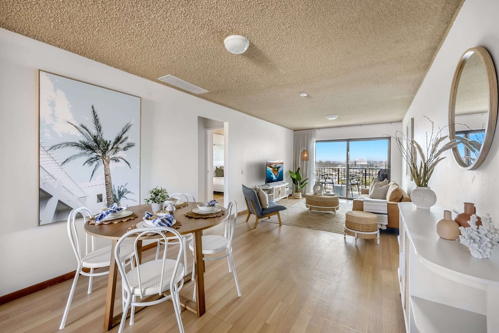 2-bed Near Beach With BBQ & Stunning Ocean Views