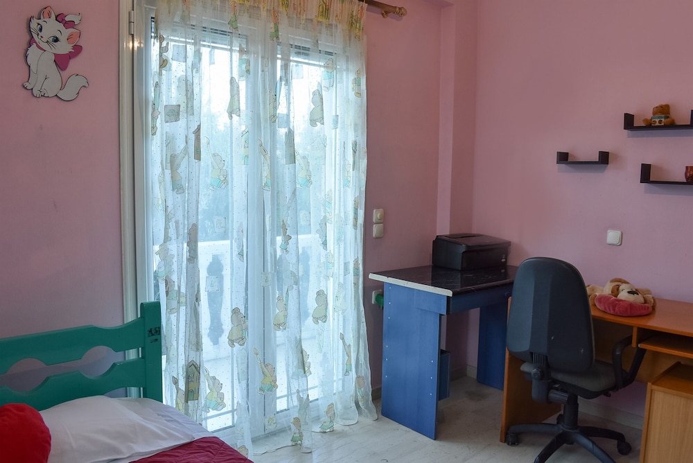 Vicky's Village House view 3