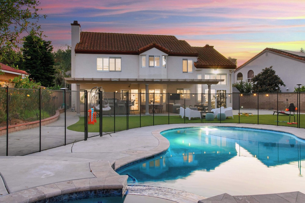 Luxury Pool Home w Theater Games & Mountain View