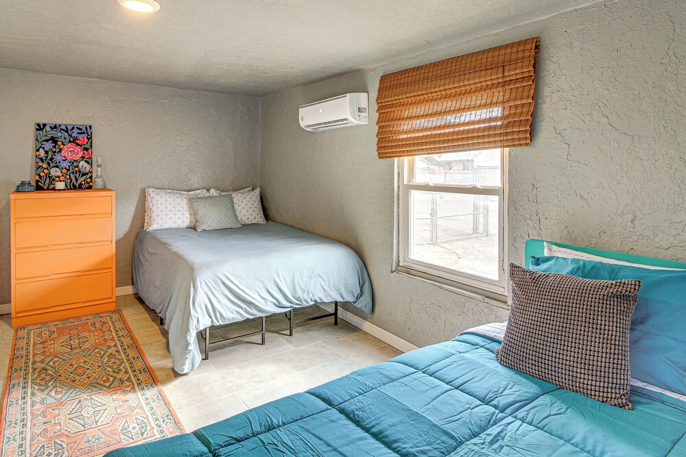 3 Mi to Old Town, Fenced Yard: ABQ Abode!
