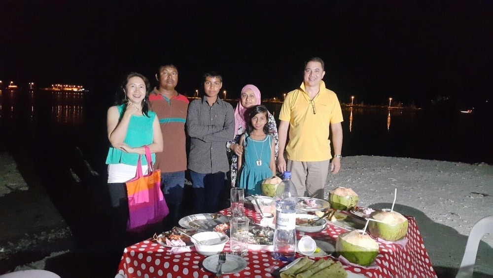 Equator HomeStay