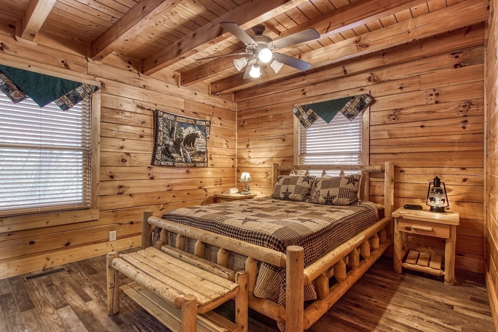 Er317 - The Cubby Hole - Great Location - Close To Town 1 Bedroom Cabin by RedAwning view 3