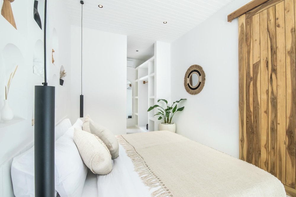 Chic 2BR Villa, 5min to Bingin's Coastal Bliss