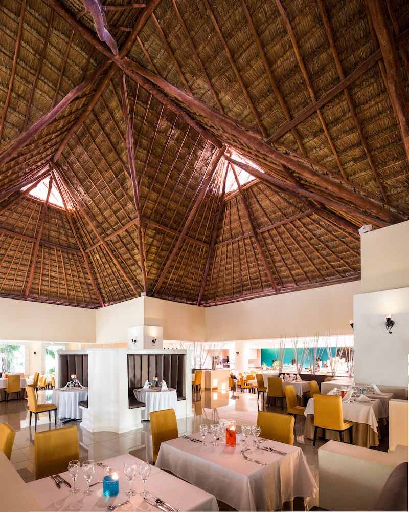 BlueBay Grand Esmeralda All Inclusive - Property Image 8