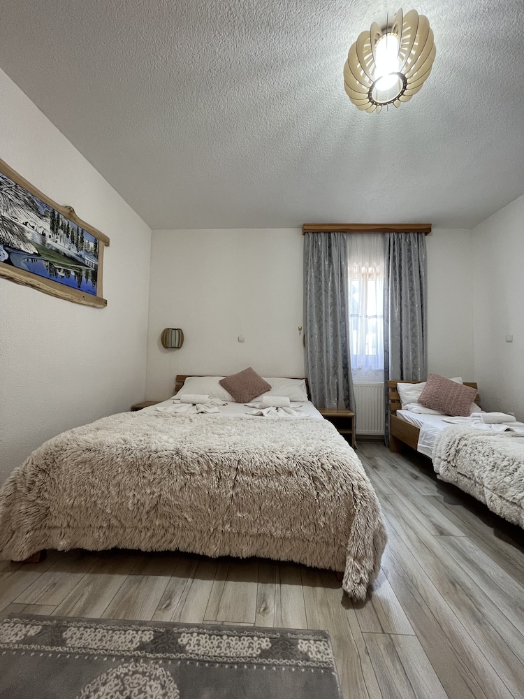 Rustic Inn River 2