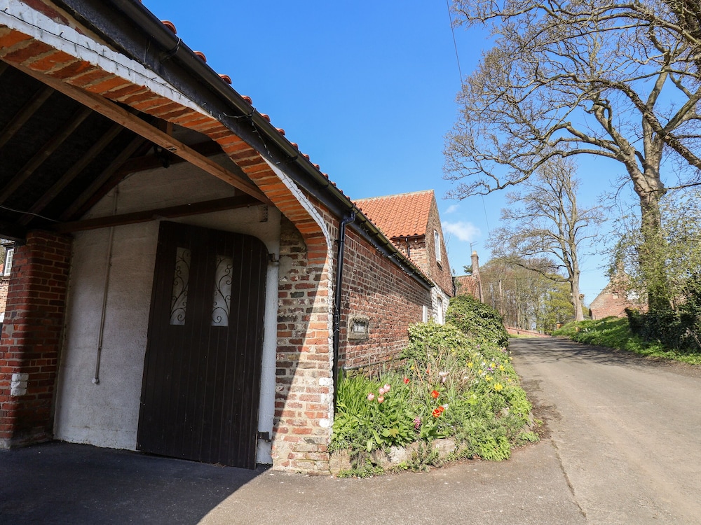 Cupid's Cottage view 2