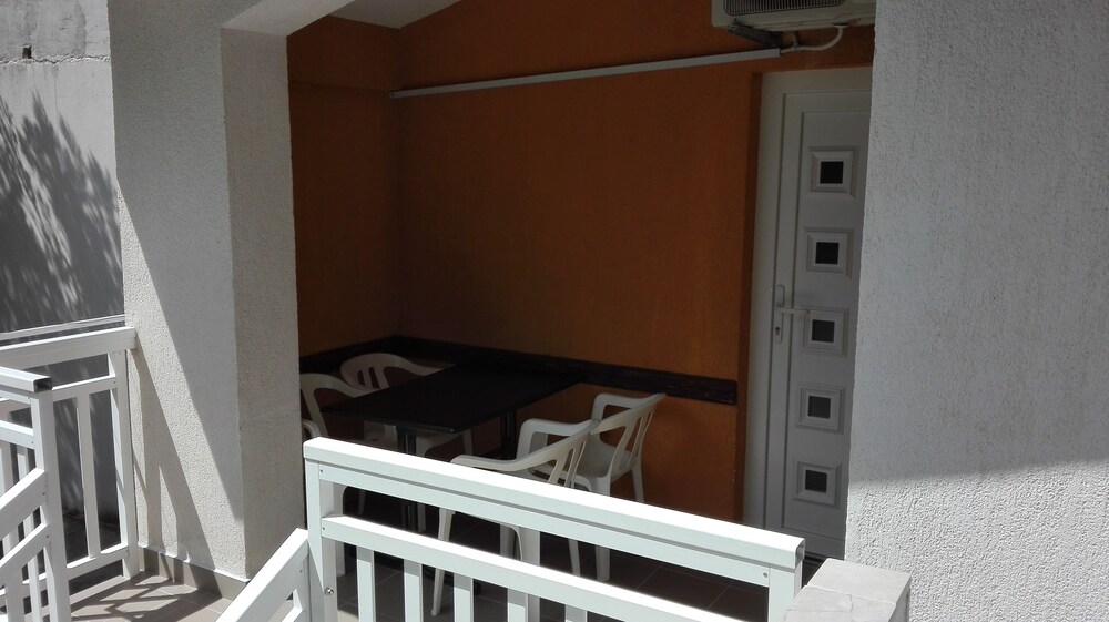 Photo 12