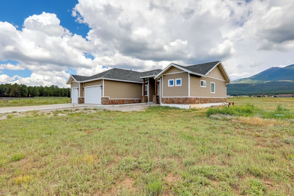 Vistas Bonitas Home w/ Patio: 7 Mi to Snowbowl! view 5