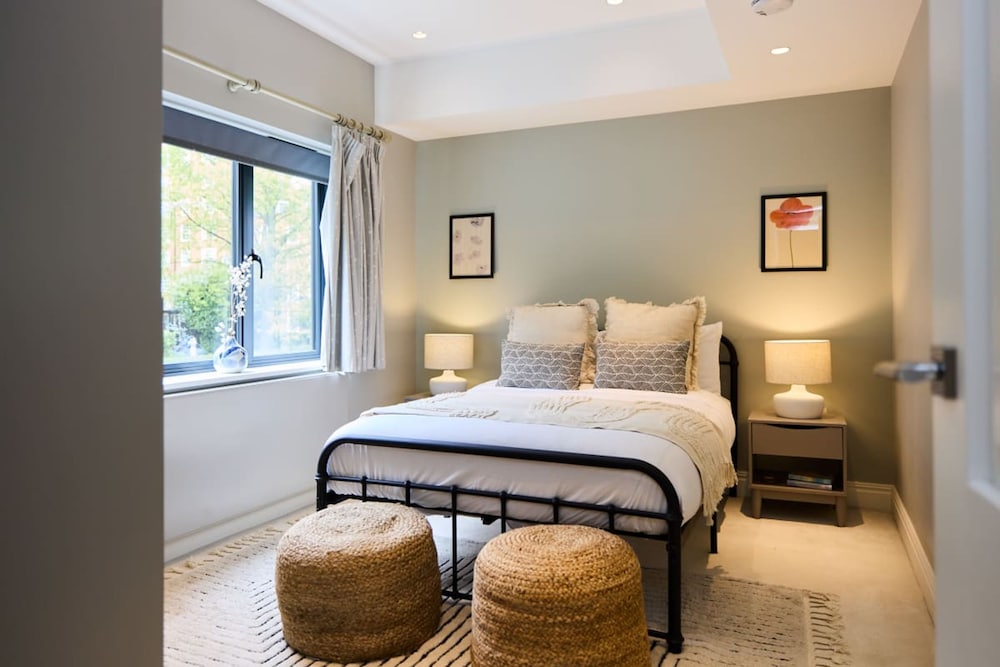 The Regent s Park Scenery - Spacious 3bdr House w Garden and Study Room