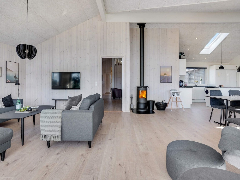 5 Star Holiday Home in Albaek