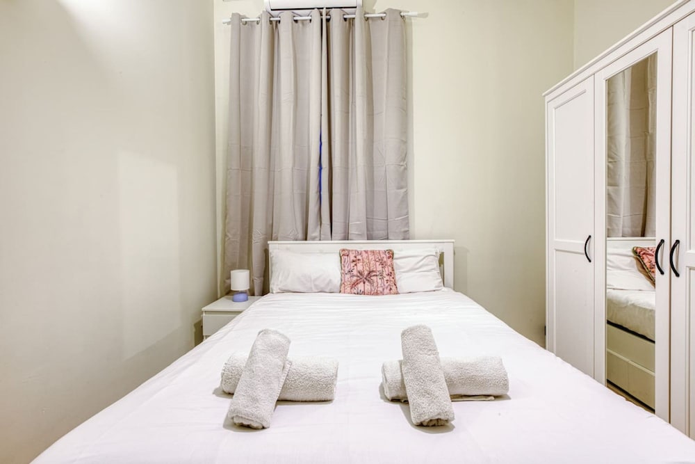 St James the Traditional 4-bed Townhouse Terrace