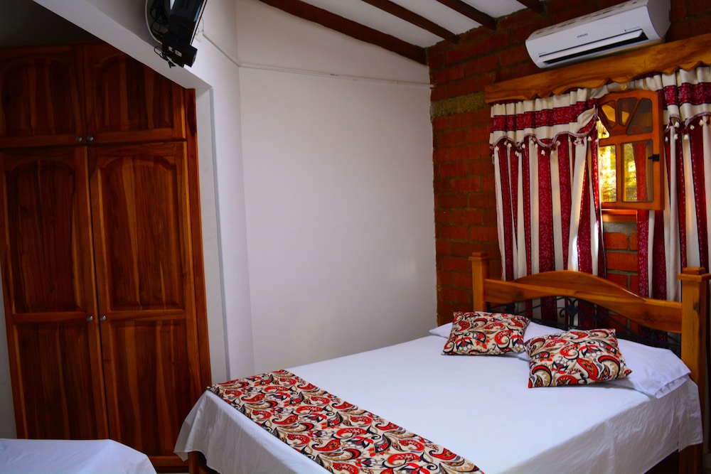 Hostal Valle De Las Camelias