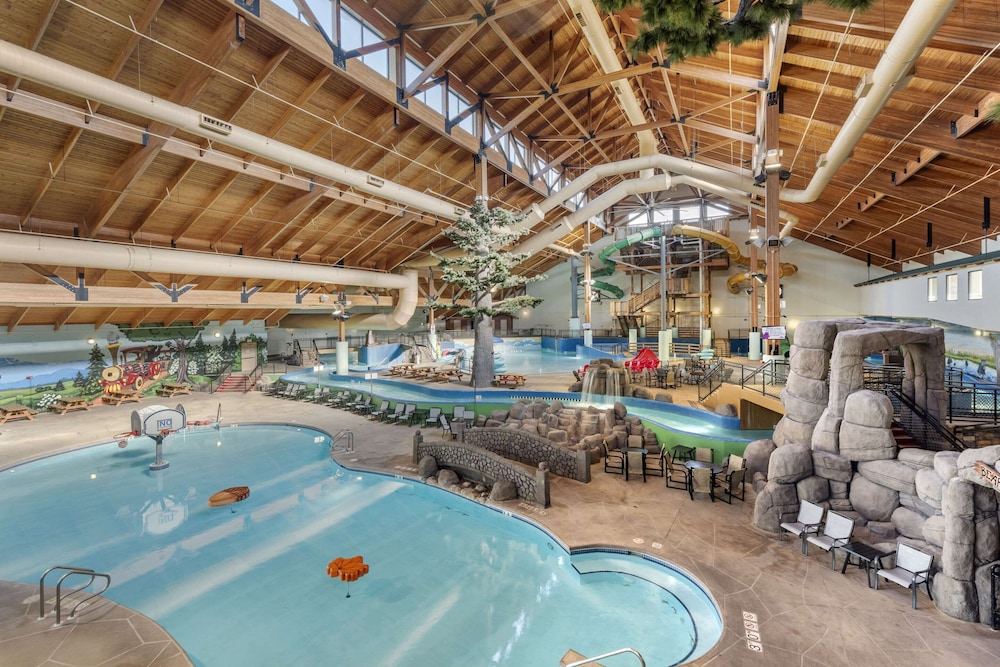 Three Bears Waterpark Resort Near Tomah, Ascend Collection Hotel