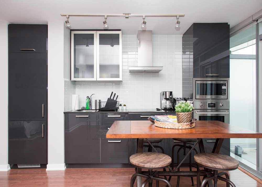 Kashaneh at Ice - Image 5