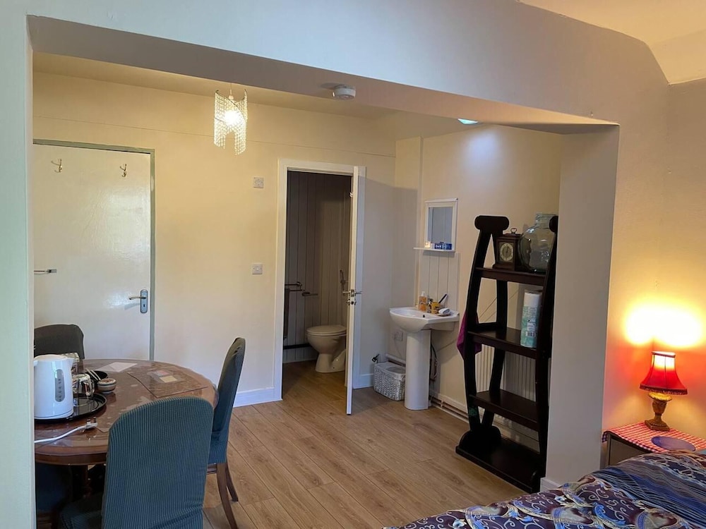 Studio/lickey Hills/near Attractions/garden/petok view 2