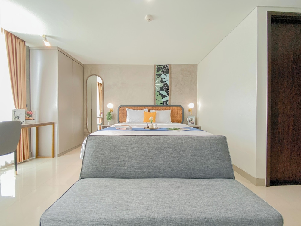 Modern Style Studio At Apartment Lrt City Bekasi