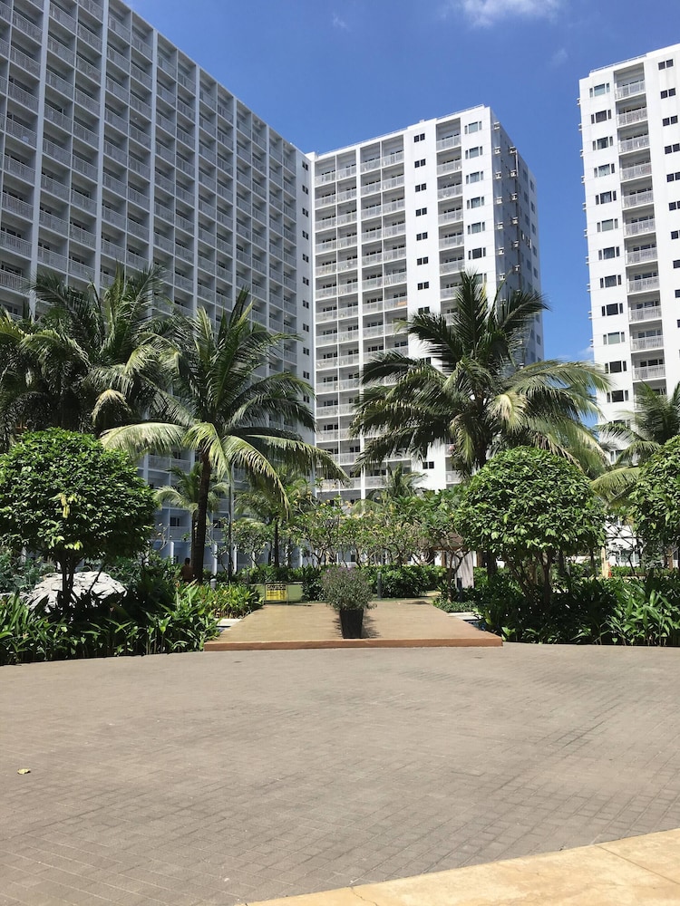 Relax in Pasay City's Best Kept Secret - Spacious Condo With Garden View