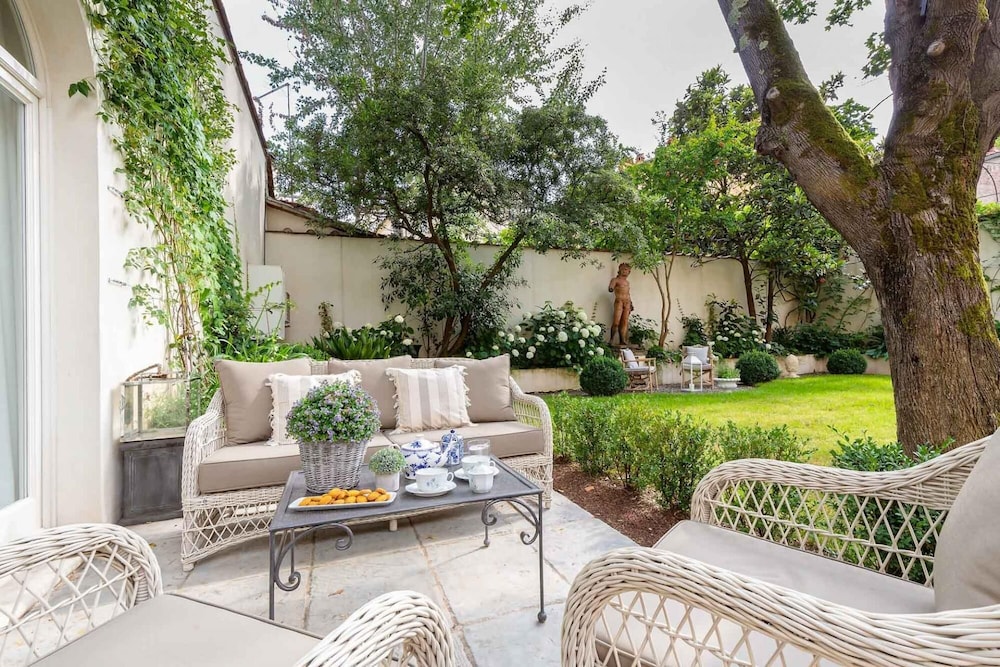La Casina in Lucca With 2 Bedrooms and 3 Bathrooms view 3