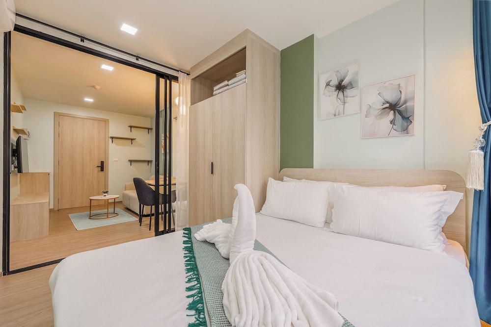 Peaceful Retreat in Heart of Phuket C210