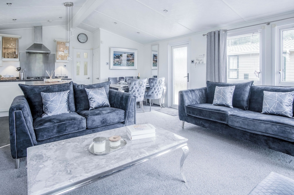 1 Manor Lodge - 3 Bedroom Lodge - Pendine