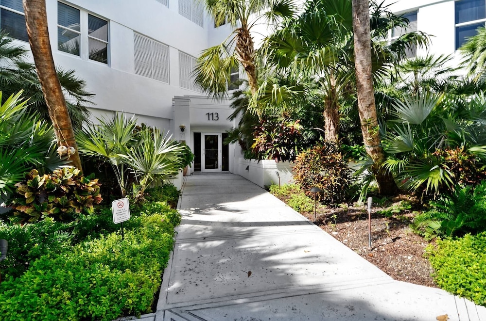 Sundown Refuge by Avantstay Great Location w/ Patio, Outdoor Dining, BBQ & Shared Pool! Week Long Stays