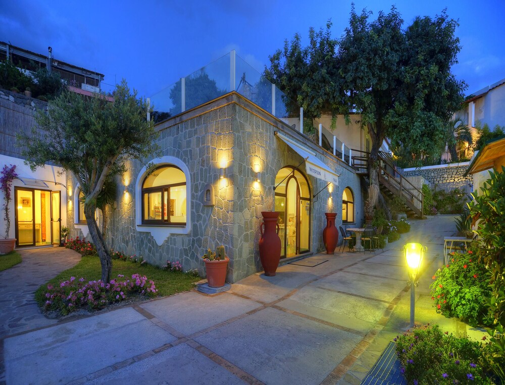"room in B&B - Ischia-forio, in 4 Under the Sign of Relaxation and Well-being"
