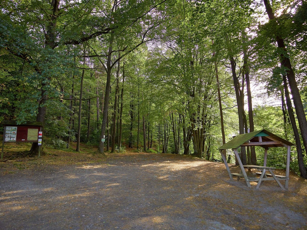 Jalhay Pondside Forest Home