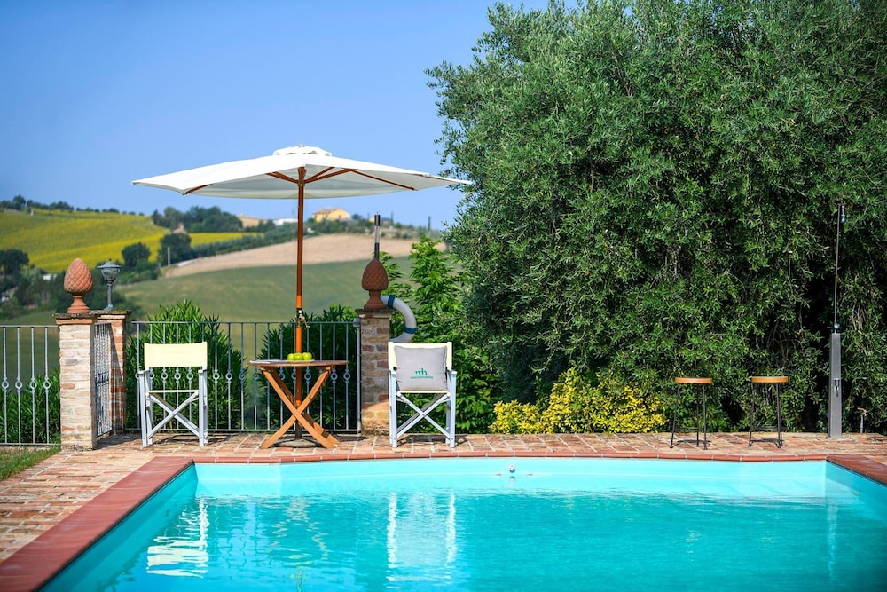 La Girolima 6 2 by Marche Holiday Villas