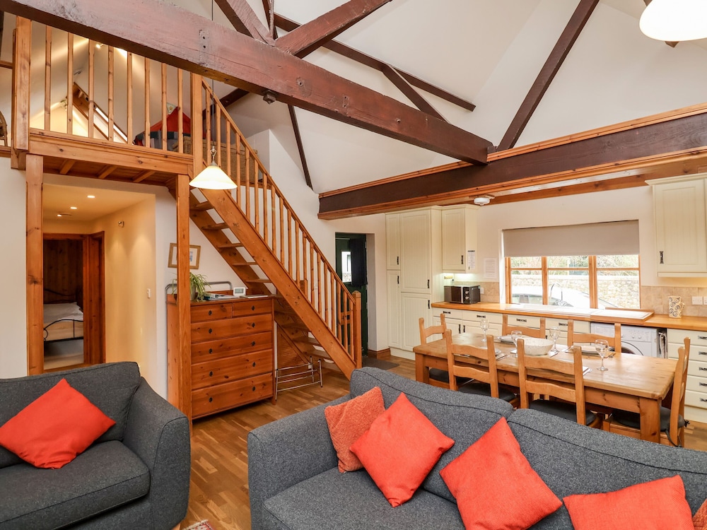 3 Home Farm South