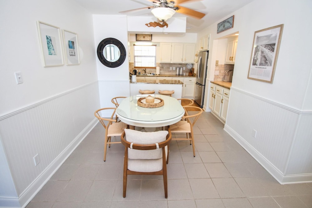 Colony Beach Club 223