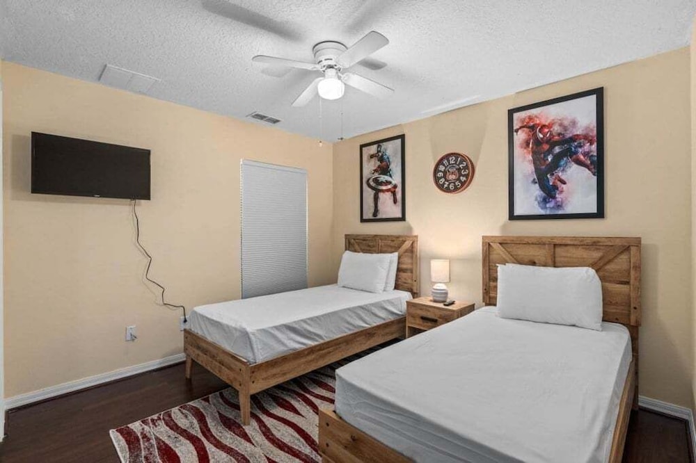 Legacy Park Villa: 5br, Pool, Spa & Near Disney 5 Bedroom Villa