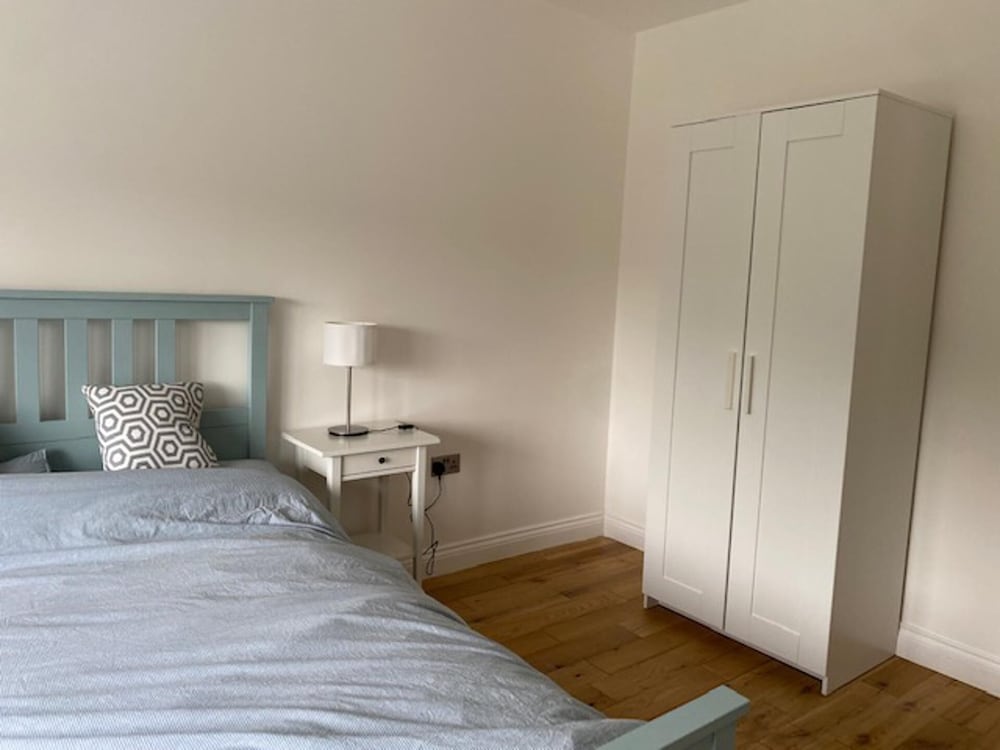 Newly Refurbished 4-bed House in Bournemouth view 2