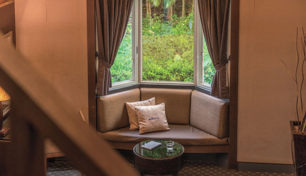 Regale Villa Hotel