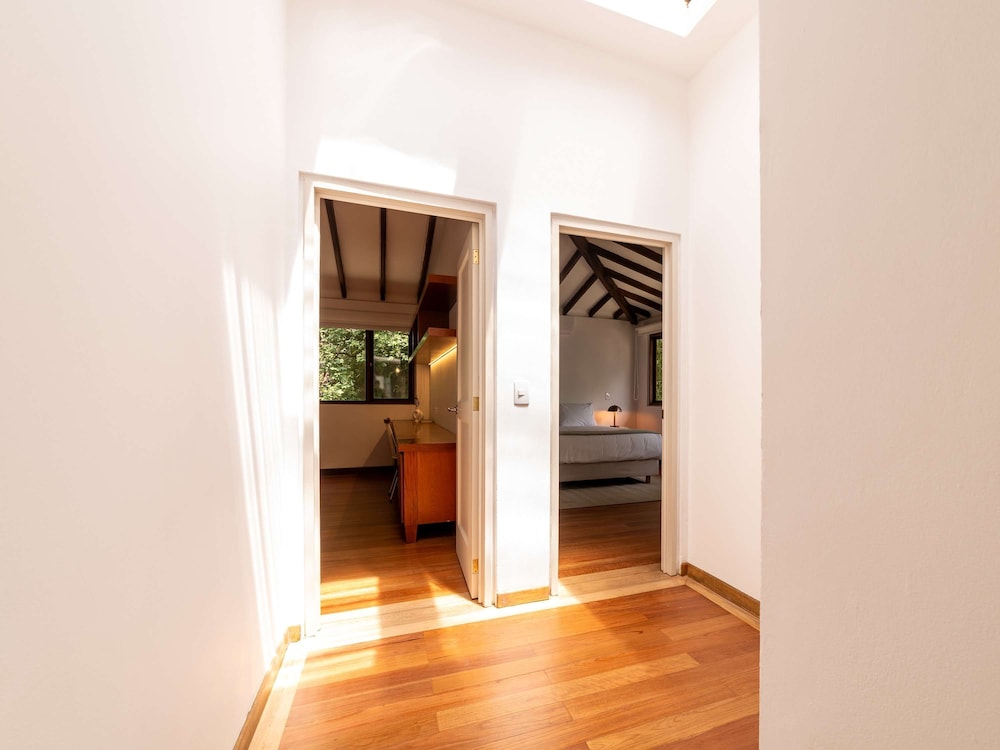 w Incredible 5BR House w Jacuzzi in El Poblado