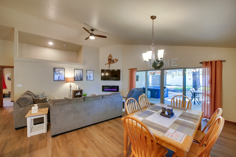 Pet-friendly Oldtown Retreat: Hot Tub  Kayaks! - Property Image 20