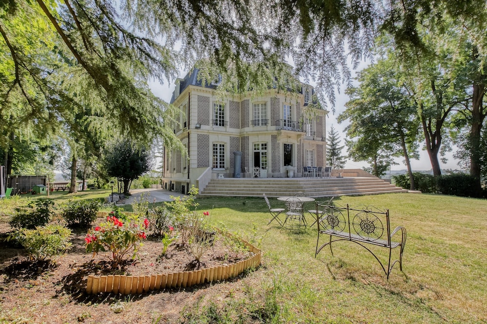Château d'Avesnes Le Castelet