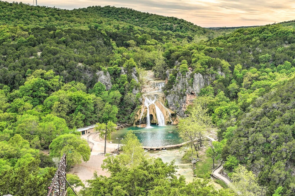 Cedar Falls Cabins #6: Hillside w/ Views!