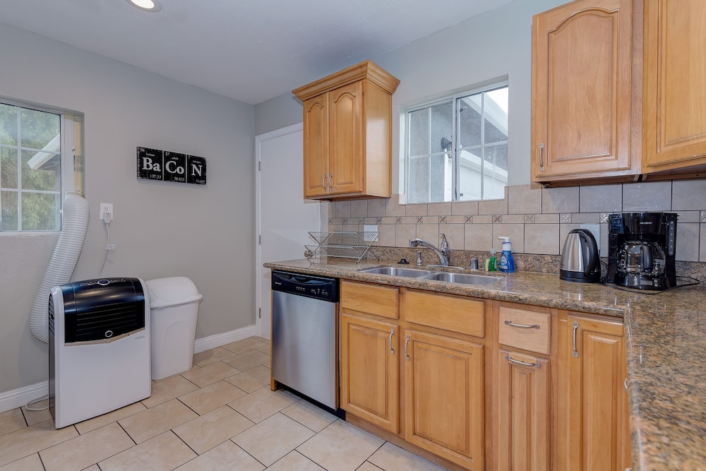 Cozy 2bd House, Minutes From Fb And Stanford Univ! 2 Bedroom Home by RedAwning - Property Image 7