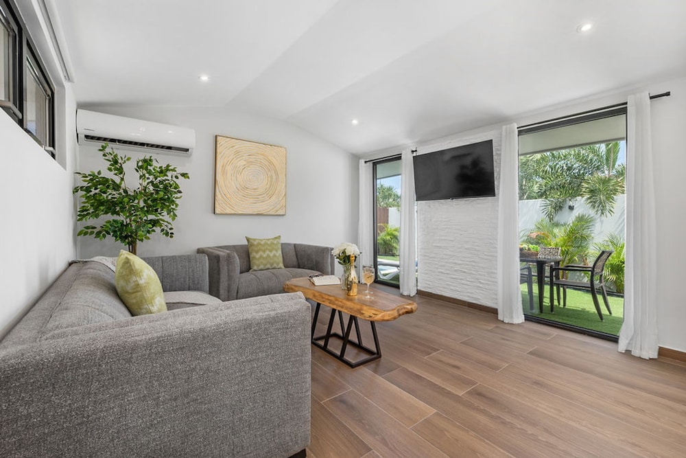 Brand NEW 2br1ba w Privatepool in Amazing Location