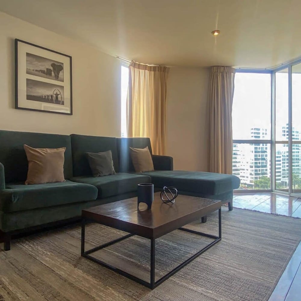w Stylish 3BR With Ocean View in Miraflores view 5