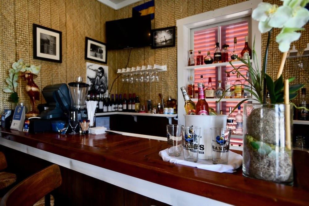 The Sandpiper Inn & Cottages