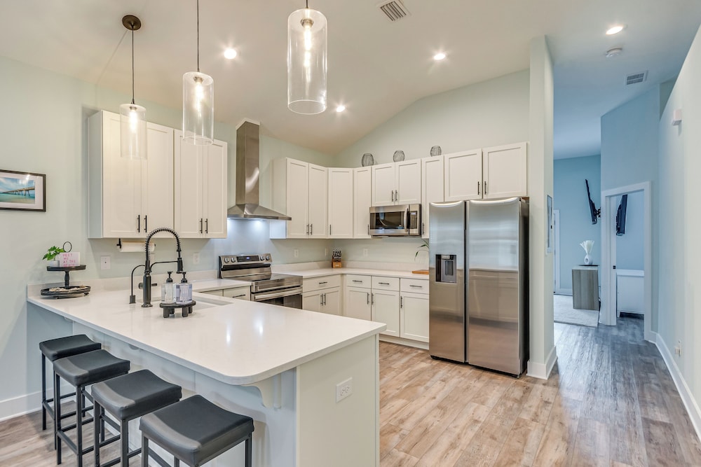 1 Mi to Dtwn: Pet-friendly Pensacola Getaway!