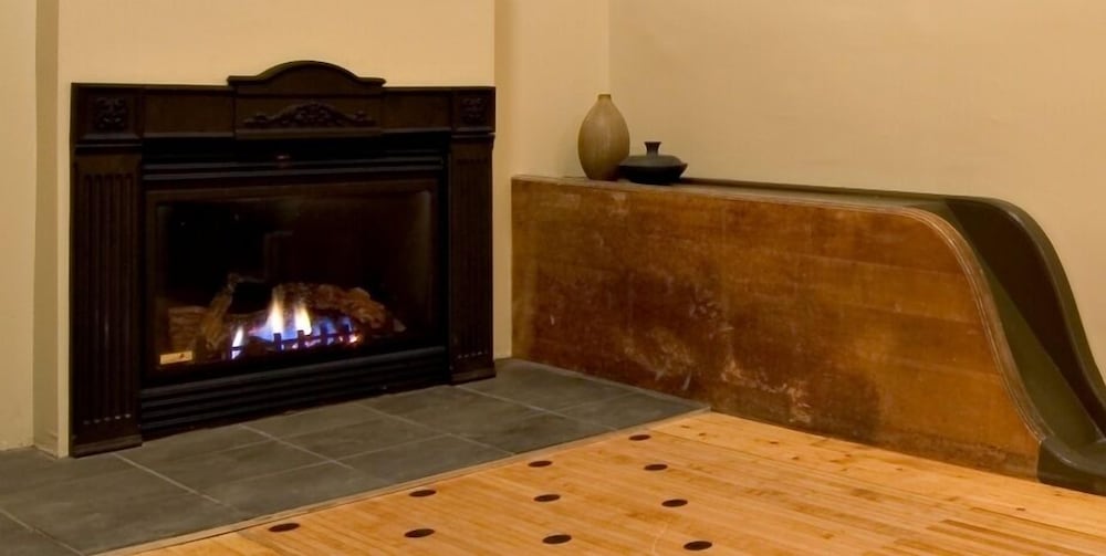Frontenac Club Inn