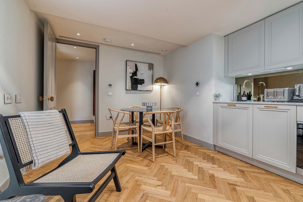 Luxury flats near Big Ben and London Eye