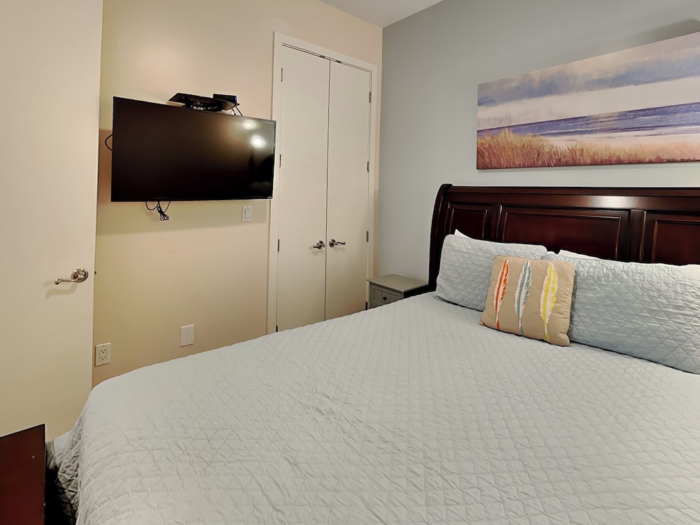 Western Waves by Ryson Vacation Rentals