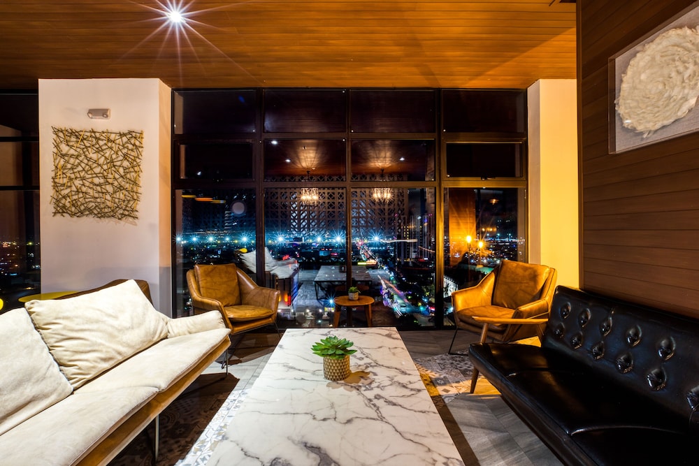 Hotel ULIV Revolución Tijuana - Image 1