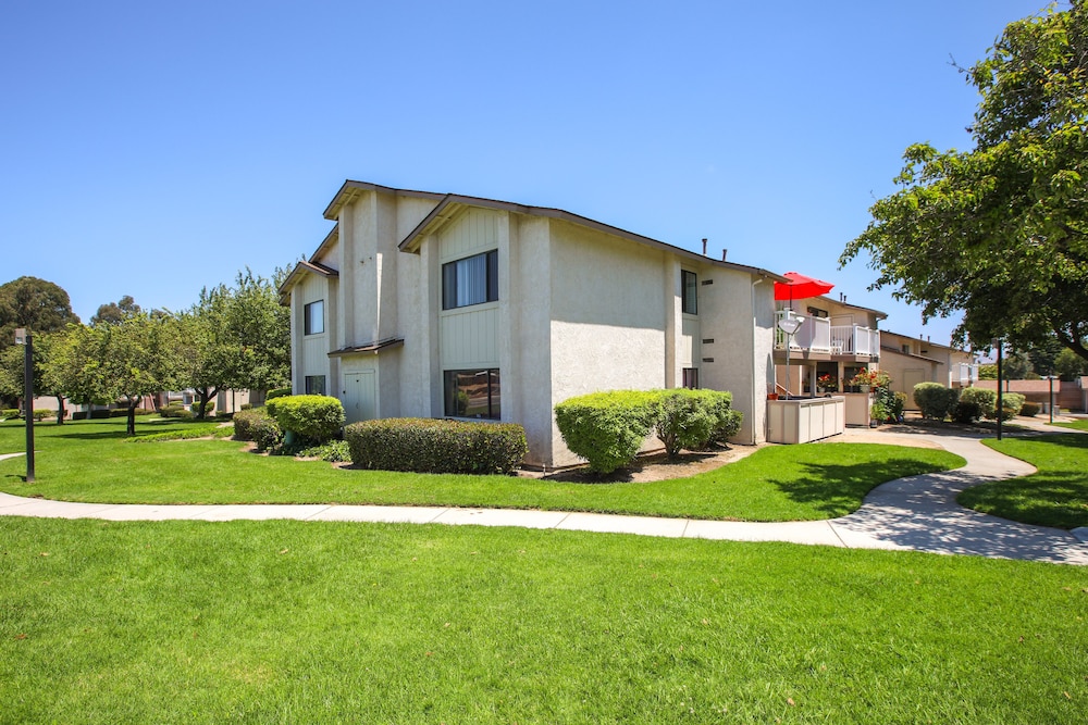 Pet-friendly Santa Maria Condo w/ Balcony!