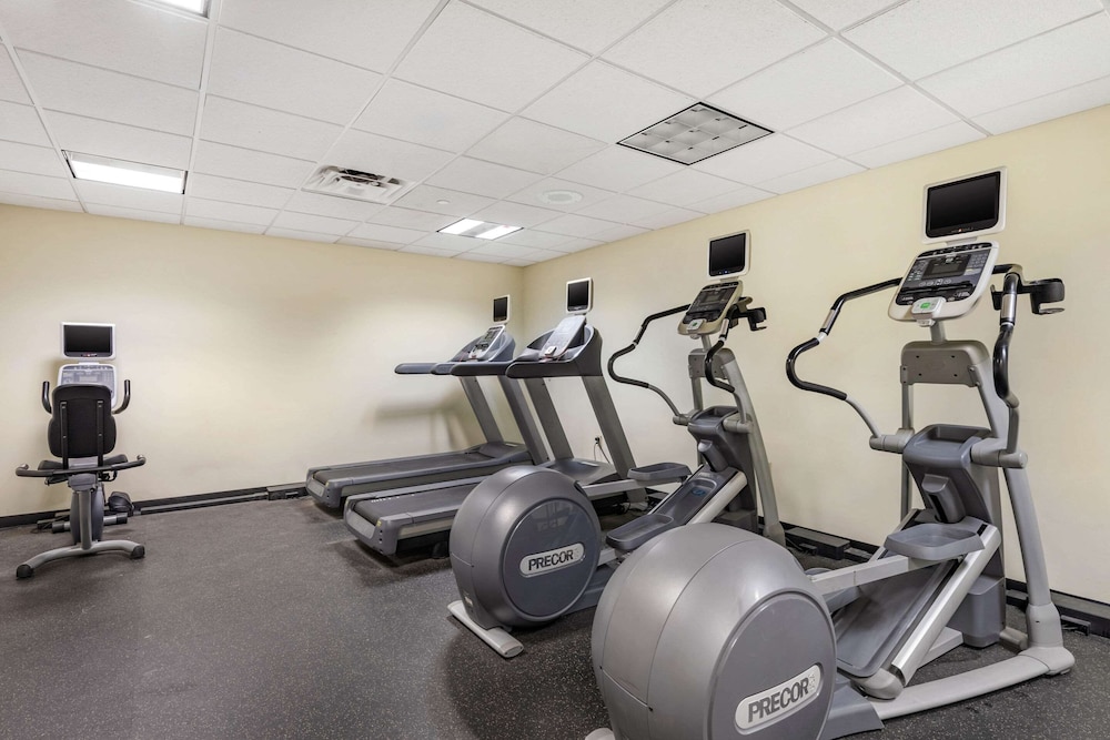 Three Bears Waterpark Resort Near Tomah, Ascend Collection Hotel