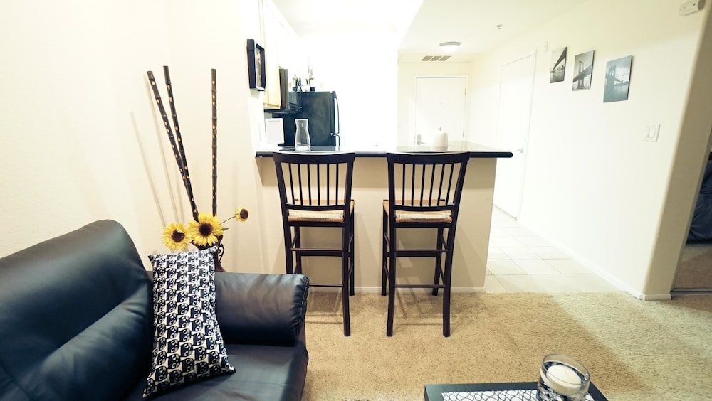 New Lyfe Finest Luxury Apartment